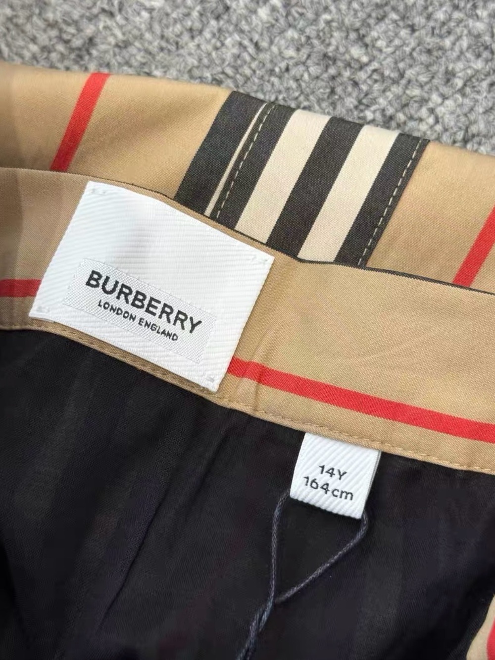 Burberry Beige Striped Layered Kids Dress with Black & Red Accents - Picture 4 of 5